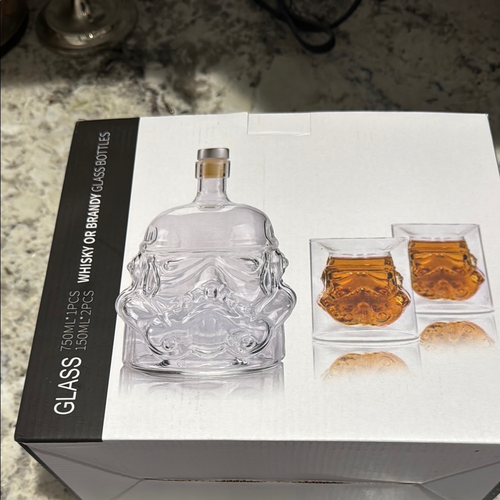Stormtrooper decanter and glass set